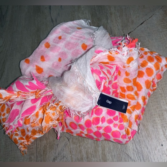 (Bin 23)  GAP, multi-colored spotted scarf, OS Fits All - Picture 2 of 3